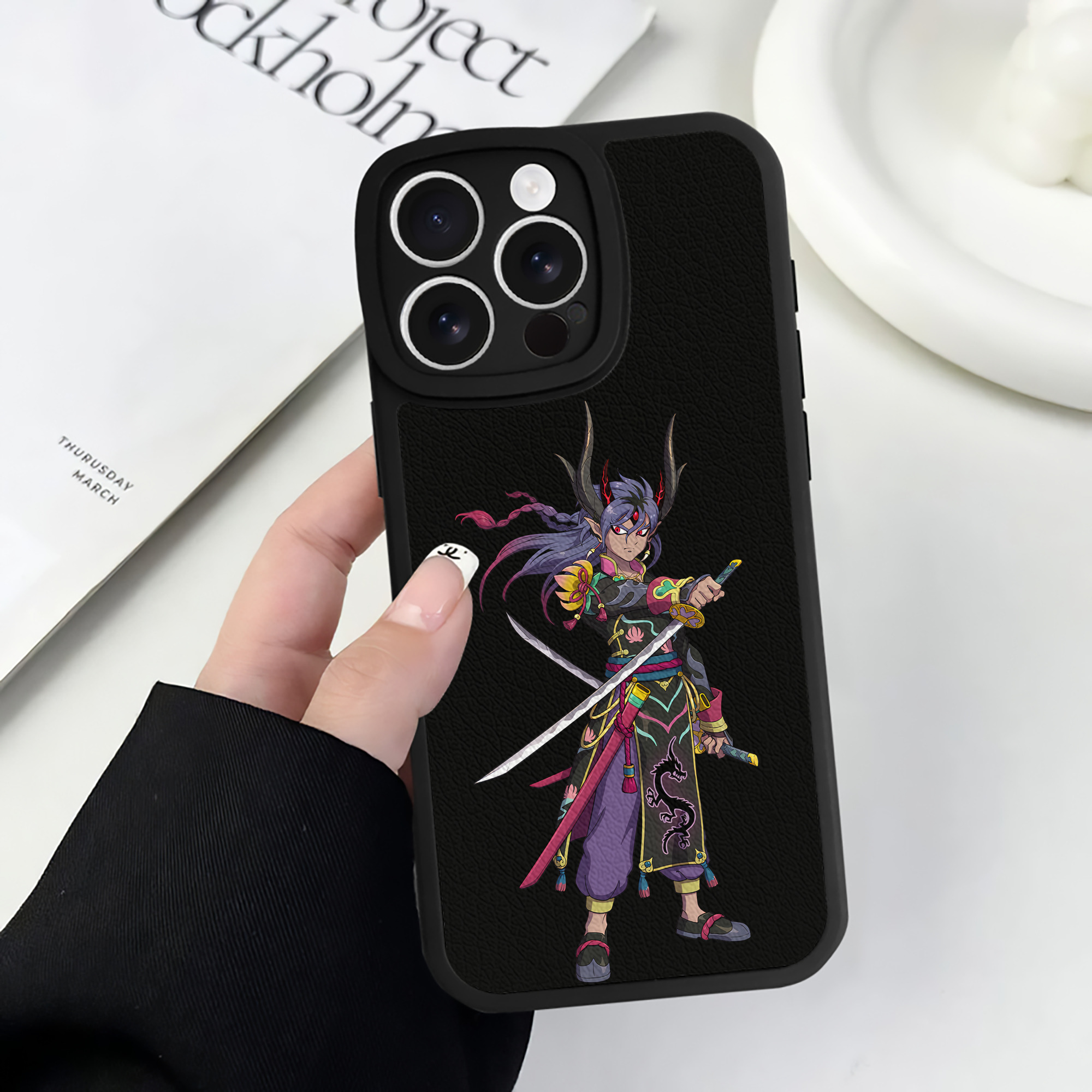 （画像用） 妖怪ウォッチ Yo-kai Watch 【iPhone 16シリーズ対応】シリコンスマホケース（レザー調） 材質：シリコン